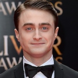 10+ Celebrities Who Overcame Smoking Addiction