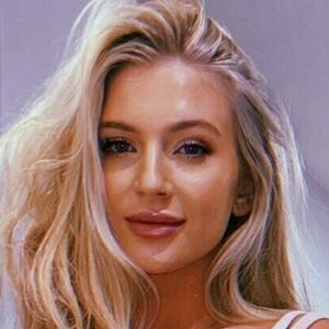 Alexis Clark Leaked Nudes