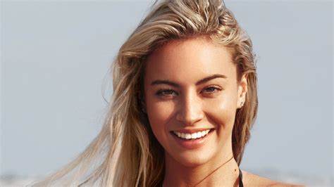 Beaming Bryana Holly Shows Off Her Curves In Sexy Revealing Swimsuit Beaming Bryana Holly Shows Off Her Curves In Sexy Revealing Swimsuit