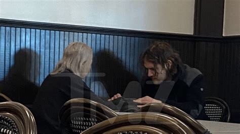 Phoebe Bridgers Ten A Una Cita Aparente Con Bo Burnham Hace Dos Meses Phoebe Bridgers Ten A Una Cita Aparente Con Bo Burnham Hace Dos Meses