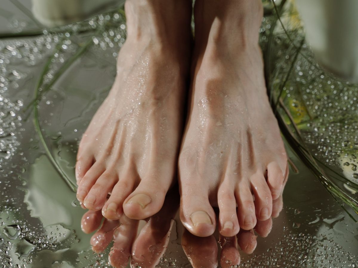 Socks That Stop Sweating: Dry Feet Guaranteed Socks That Stop Sweating: Dry Feet Guaranteed